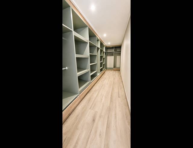 5 BEDROOM HOUSE FOR SALE IN SILWERKRUIN